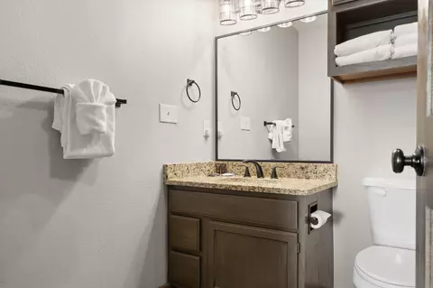Bath - 429 E Chinquapin Cir #607, Branson, MO 65616 photo 1 of 4