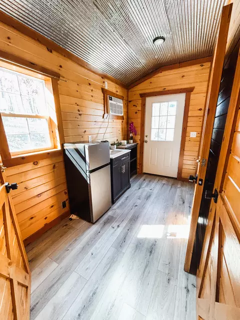 Kitchen - 19760 Farm Rd 1042, Exeter, MO 65647 photo 1 of 2