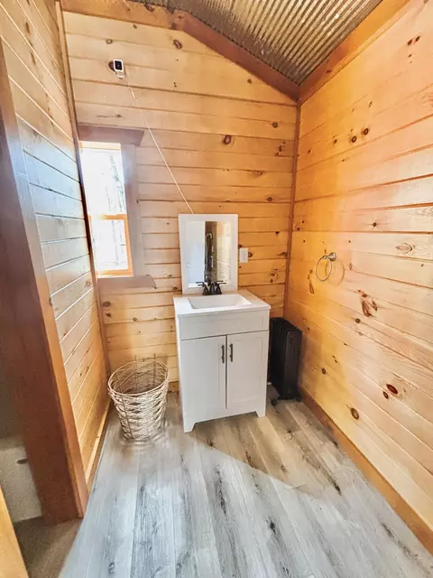 Bath - 19760 Farm Rd 1042, Exeter, MO 65647 photo 1 of 2