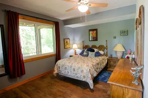 Bedroom - 747 Amanda Dr, Clever, MO 65631 photo 4 of 5