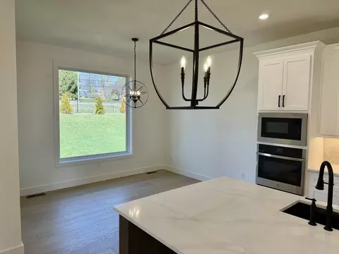 3919 E Woodhue St, Springfield, MO 65802 photo 13