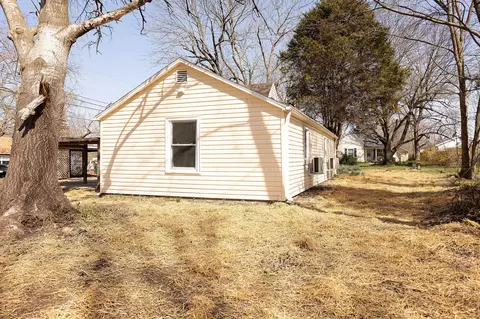 Exterior - 1008 Frisco St, Monett, MO 65708 photo 6 of 8