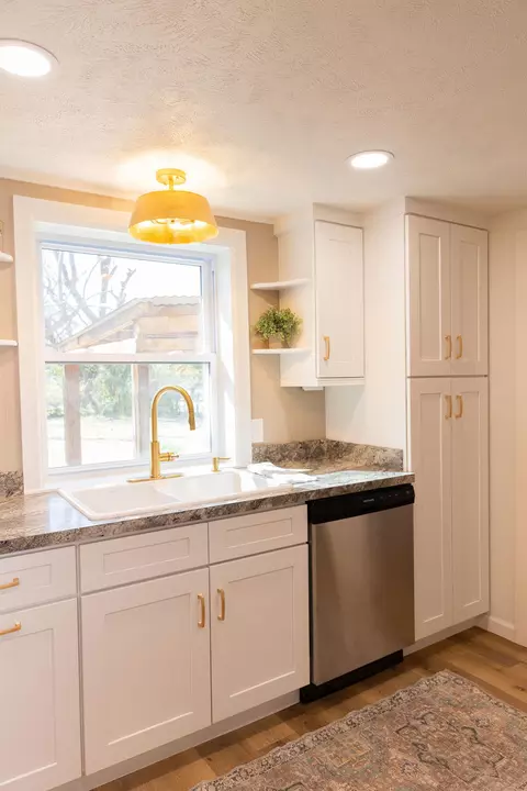 Kitchen - 1008 Frisco St, Monett, MO 65708 photo 6 of 6
