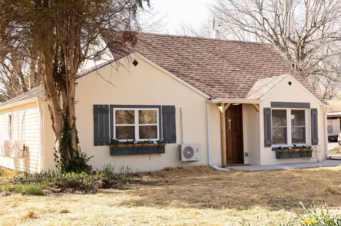 Exterior - 1008 Frisco St, Monett, MO 65708 photo 4 of 8
