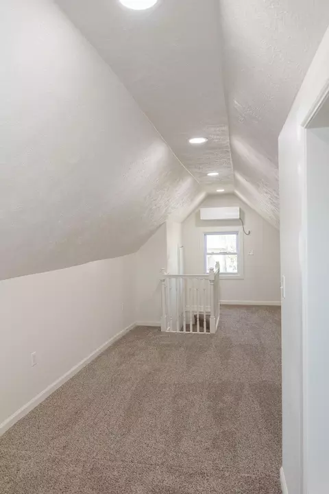 Entry Way - 1008 Frisco St, Monett, MO 65708 photo 4 of 6