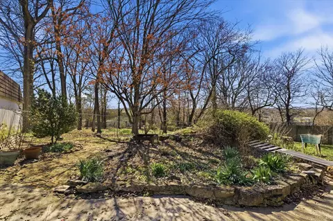 Exterior - 404 E Oak St, Ozark, MO 65721 photo 7 of 7
