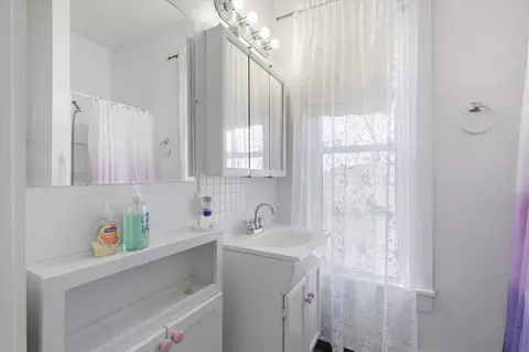 Bath - 404 E Oak St, Ozark, MO 65721 photo 1 of 1