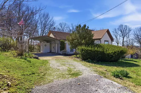 404 E Oak St, Ozark, MO 65721