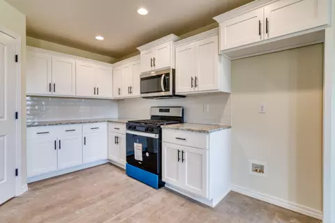 681 W Castor Loop, Nixa, MO 65714 photo 3