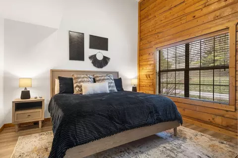 Bedroom - 152 Oakridge Rd #1, Branson, MO 65616 photo 1 of 6