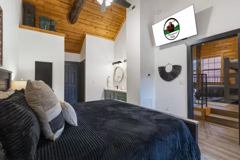 Bedroom - 152 Oakridge Rd #1, Branson, MO 65616 photo 6 of 6