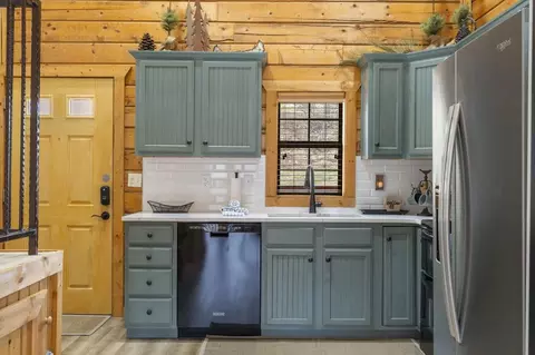Kitchen - 152 Oakridge Rd #1, Branson, MO 65616 photo 1 of 3