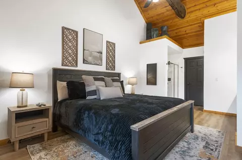 Bedroom - 152 Oakridge Rd #1, Branson, MO 65616 photo 5 of 6