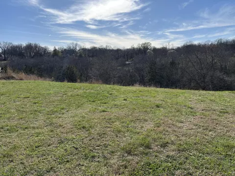 2228 E Amory Ct, Springfield, MO 65804 photo 2