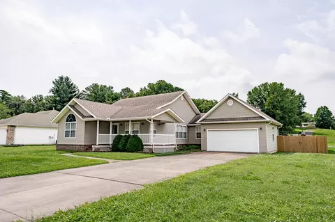 Exterior - 423 Honeysuckle Ln, Monett, MO 65708 photo 4 of 16