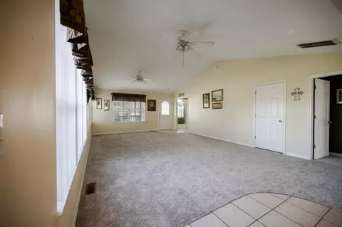 Living - 423 Honeysuckle Ln, Monett, MO 65708 photo 2 of 4
