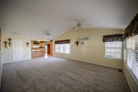 Living - 423 Honeysuckle Ln, Monett, MO 65708 photo 3 of 4