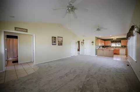 Living - 423 Honeysuckle Ln, Monett, MO 65708 photo 4 of 4