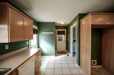 Entry Way - 423 Honeysuckle Ln, Monett, MO 65708 photo 1 of 2