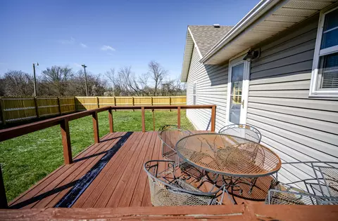 Exterior - 423 Honeysuckle Ln, Monett, MO 65708 photo 10 of 16