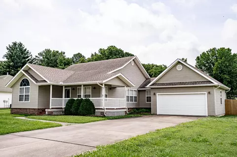 Exterior - 423 Honeysuckle Ln, Monett, MO 65708 photo 3 of 16