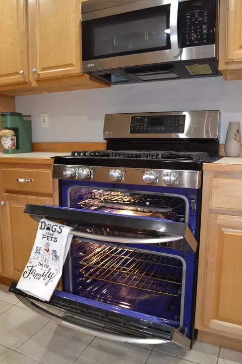 Kitchen - 33202 Missouri State Highway East 14, Ava, MO 65608 photo 4 of 5