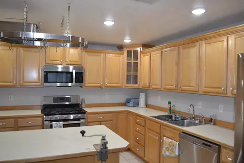 Kitchen - 33202 Missouri State Highway East 14, Ava, MO 65608 photo 2 of 5