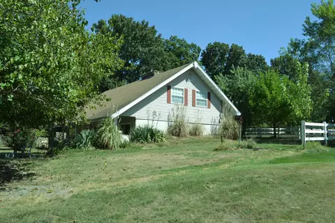 Exterior - 33202 Missouri State Highway East 14, Ava, MO 65608 photo 6 of 19