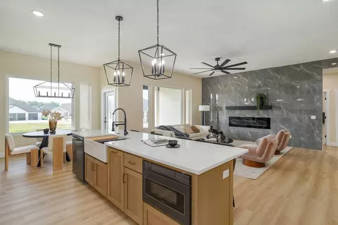 Kitchen - 1772 E Peartree Dr, Ozark, MO 65721 photo 4 of 5