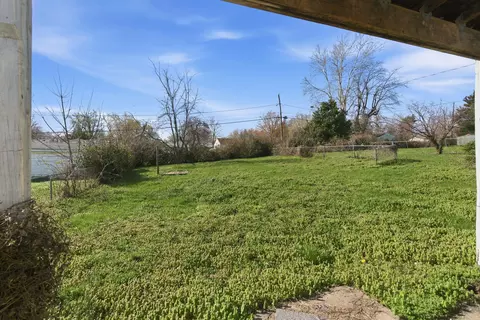 Exterior - 1508 E Livingston St, Springfield, MO 65803 photo 3 of 6