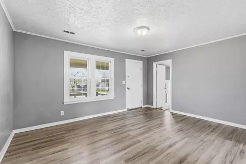 Living - 1508 E Livingston St, Springfield, MO 65803 photo 4 of 4