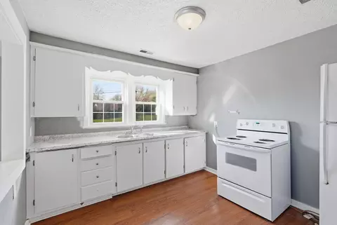 Kitchen - 1508 E Livingston St, Springfield, MO 65803 photo 2 of 2