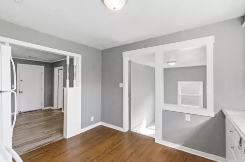Entry Way - 1508 E Livingston St, Springfield, MO 65803 photo 2 of 2