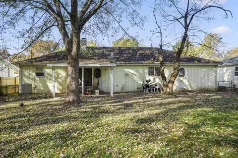 Exterior - 2012 S Roanoke Ave, Springfield, MO 65807 photo 7 of 10