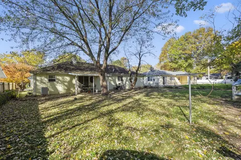 Exterior - 2012 S Roanoke Ave, Springfield, MO 65807 photo 6 of 10