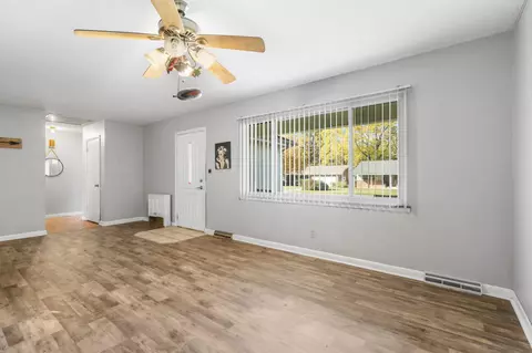 Living - 2012 S Roanoke Ave, Springfield, MO 65807 photo 3 of 4