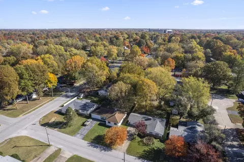 View/Area - 2012 S Roanoke Ave, Springfield, MO 65807 photo 1 of 2