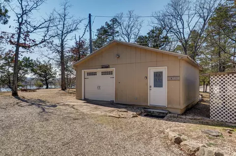 1715 Hideaway Rd #I-8, Galena, MO 65656