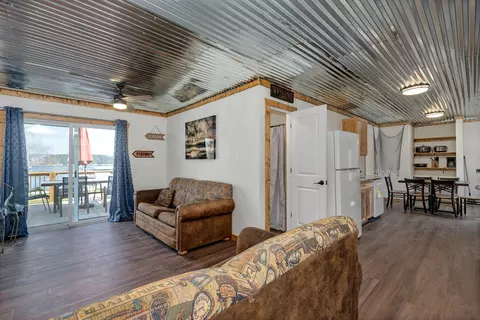 Living - 1715 Hideaway Rd #E - 3, Galena, MO 65656 photo 2 of 4