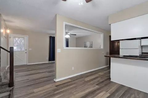 Entry Way - 2516 W Blackburn Dr, Springfield, MO 65807 photo 1 of 2