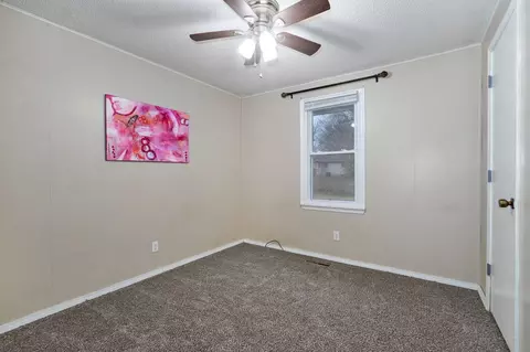 Bedroom - 2516 W Blackburn Dr, Springfield, MO 65807 photo 3 of 4