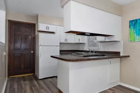 Kitchen - 2516 W Blackburn Dr, Springfield, MO 65807 photo 1 of 3