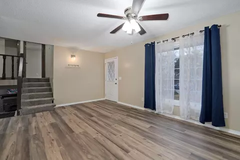Living - 2516 W Blackburn Dr, Springfield, MO 65807 photo 7 of 7