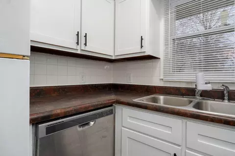 Kitchen - 2516 W Blackburn Dr, Springfield, MO 65807 photo 3 of 3