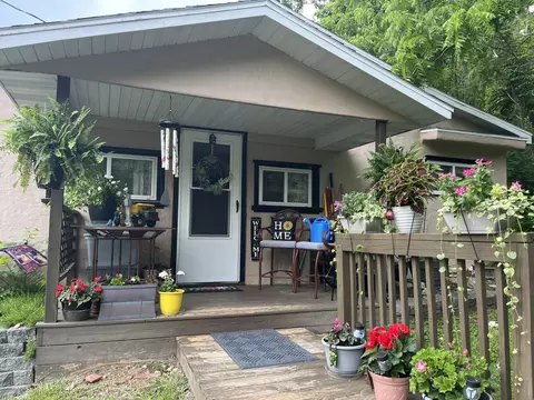 Exterior - 720 Highland St, Cabool, MO 65689 photo 3 of 5