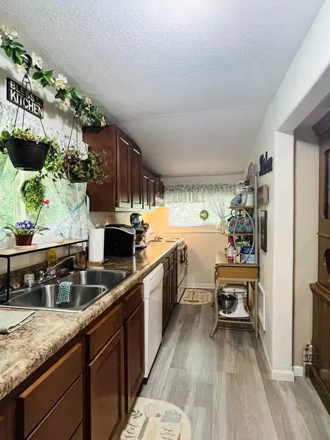 Kitchen - 720 Highland St, Cabool, MO 65689 photo 2 of 2