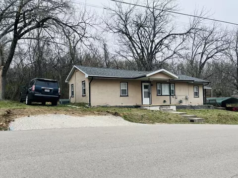 720 Highland St, Cabool, MO 65689