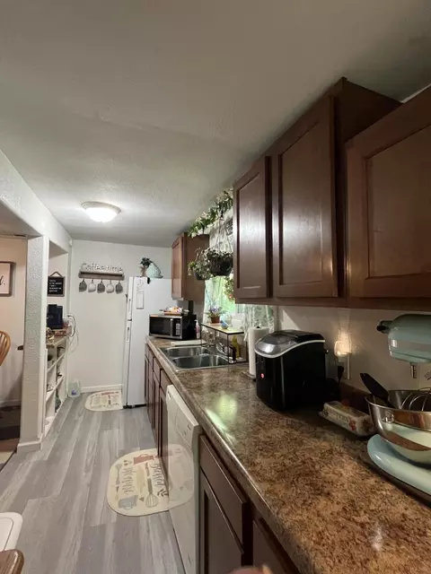 Kitchen - 720 Highland St, Cabool, MO 65689 photo 1 of 2
