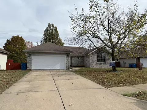 424 S Southgate Dr, Nixa, MO 65714 photo 2