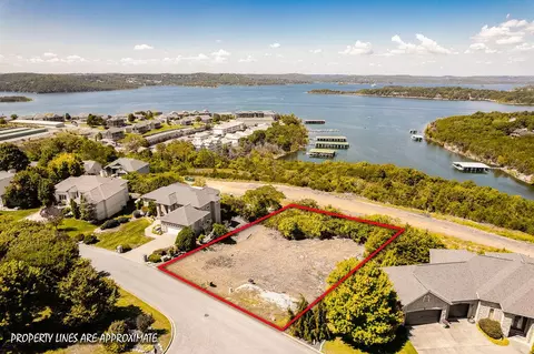 141 Split Rock Dr, Hollister, MO 65672